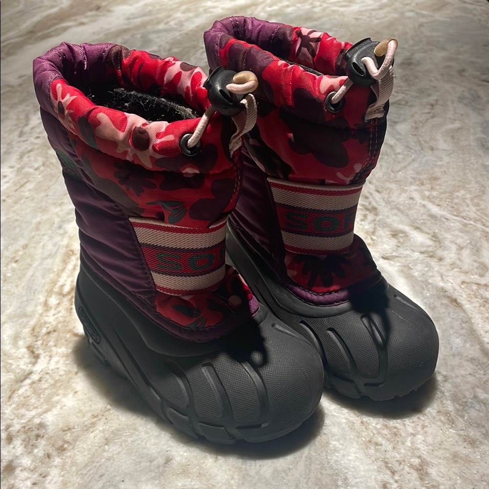 EUC 7 Sorel Cub Snow Gloxinia & Rose Floral Winter Boots Easy on and Off!